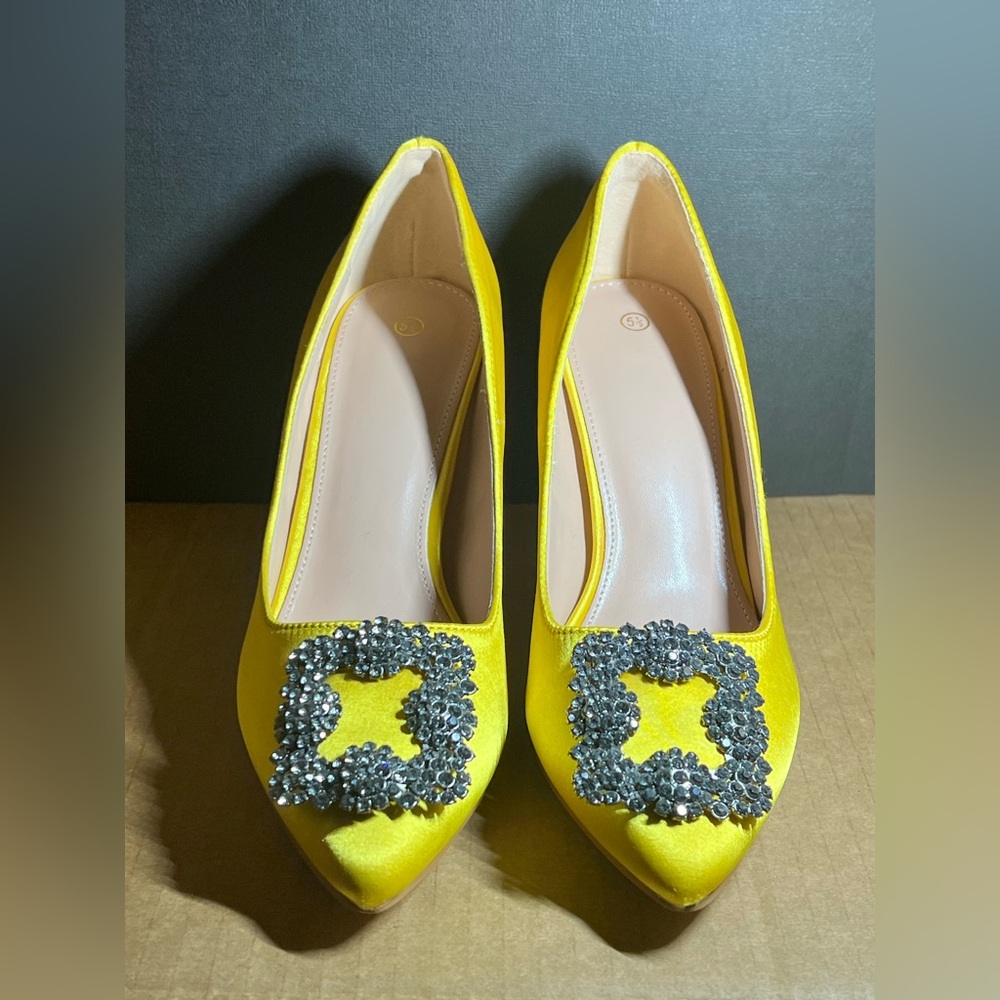 Crystal-Embellished Yellow Satin Pointed-Toe Heels